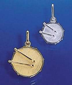 Große Trommeldecke als Anhänger